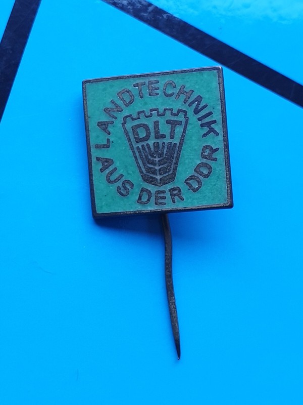 Enamel pin badge DTL landtechnik tractor agricultural harvester East Germany DDR