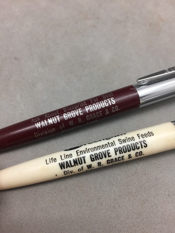 Swine Beef Feed Advertising Pen Lot 2 Pig Cow Topper W.R Grace Atlantic Iowa gallery