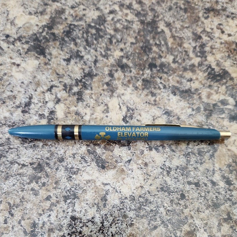 Vintage Oldham Farmers Elevator GTA Feeds South Dakota Pen