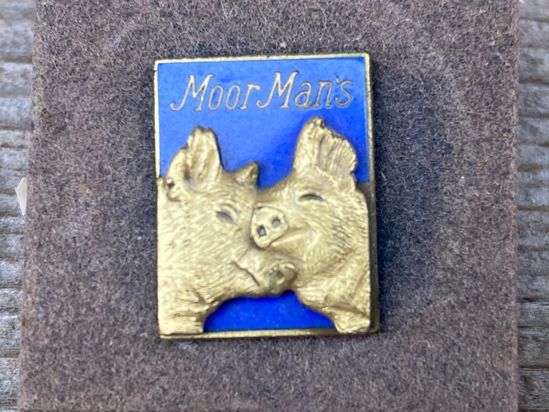 VTG FARM ADVERTISING TIE TACK PIN MOORMAN'S SWINE PIGS gallery