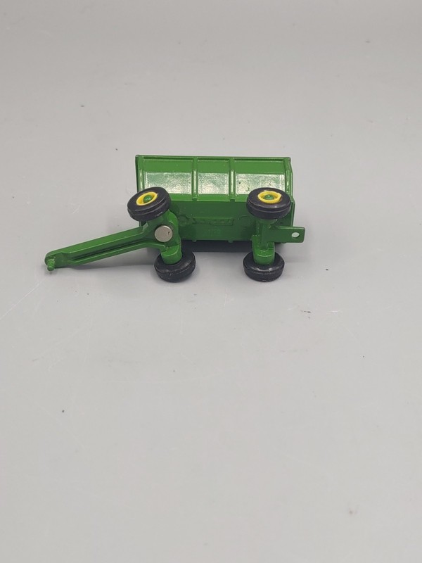ERTL 1/64 Sacle John Deere Trailer gallery