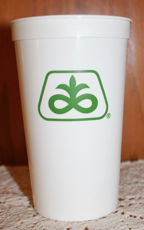 Vintage Pioneer Seed Corn Plastic Drinking Cup Farmer Advertisement – 18 oz.
