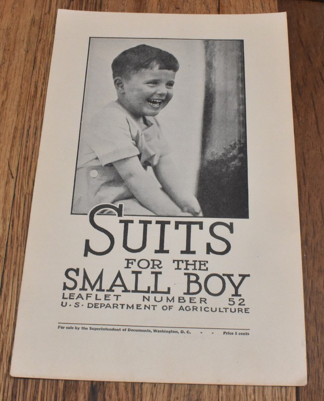 Vintage U.S. Dept of Agriculture Leaflet Brochure 52 Suits for the Small Boy