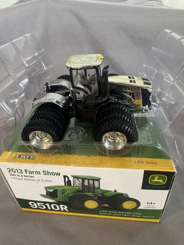 1/64 ERTL “ Chase Unit” John Deere 9510R 4WD Tractor W/triples 2012 Farm Show