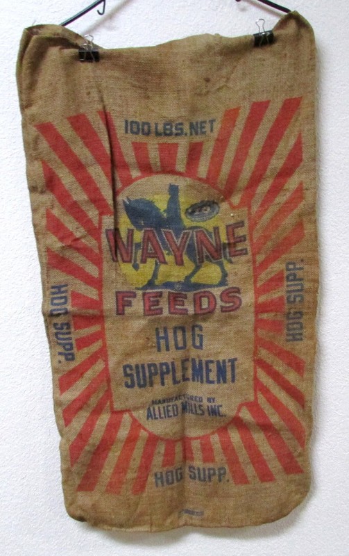 vintage Wayne Feeds 100 lbs Hog supplement EMPTY Burlap Bag 37 x 20 cool logo