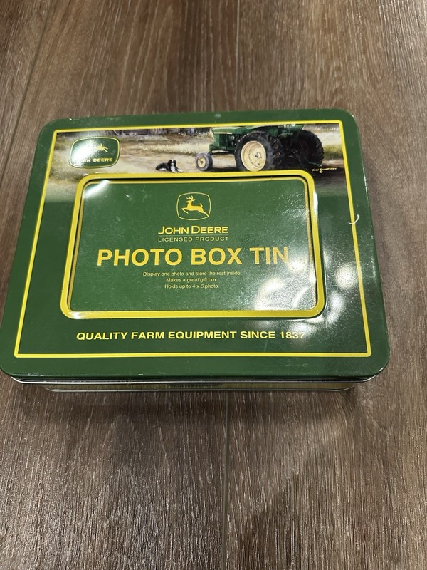 Set Of 2 John Deere Decorative Tins 8x6 In 2005-2007 gallery