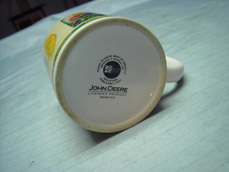 JOHN DEERE MOLINE, ILL. Licensed Product 2005 Collector Series 10 oz ceramic Cup gallery