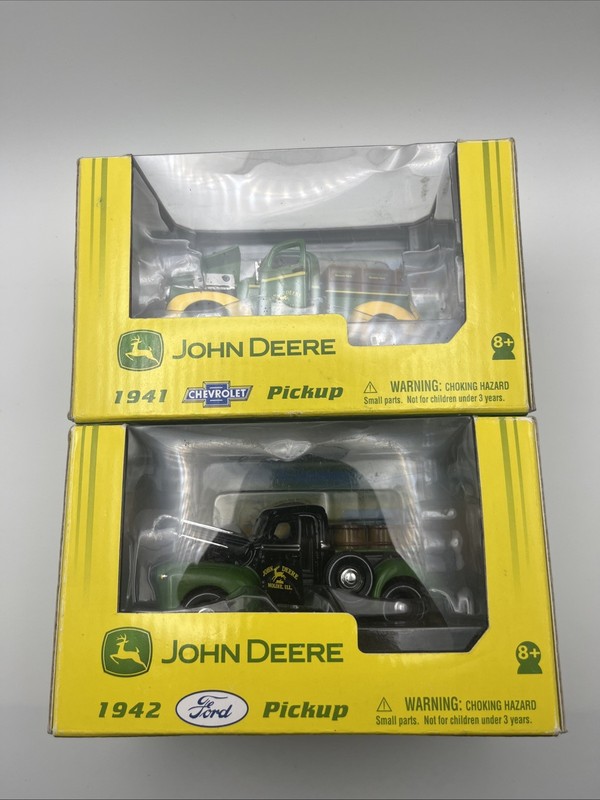 John Deere Die Cast 1941 & 1942 Pickup Trucks 1:43 Scale