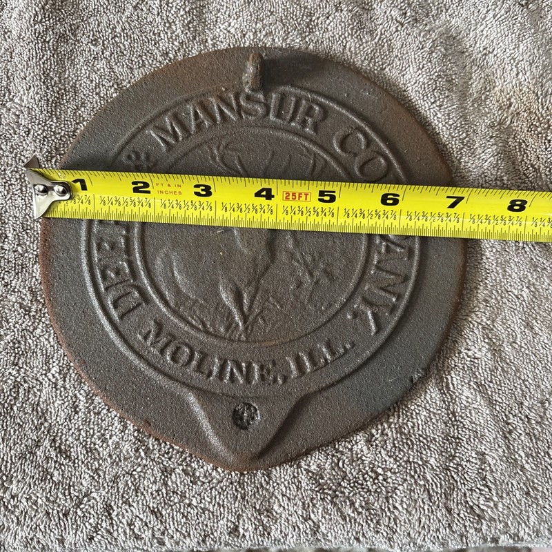 Deere & Mansur Company Reproduction Cast Planter Lid gallery