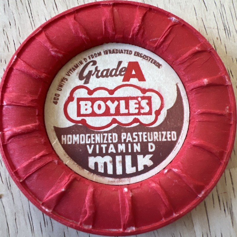 GRADE A BOYLES HOMOGENIZED PASTEURIZED VITAMIN D MILK (TOPEKA KANSAS NOTON CAP)