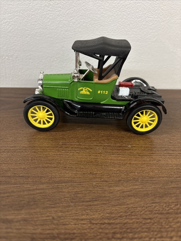 Ertl John Deere 1918 Die Cast Replica Ford Model T Runabout # 112