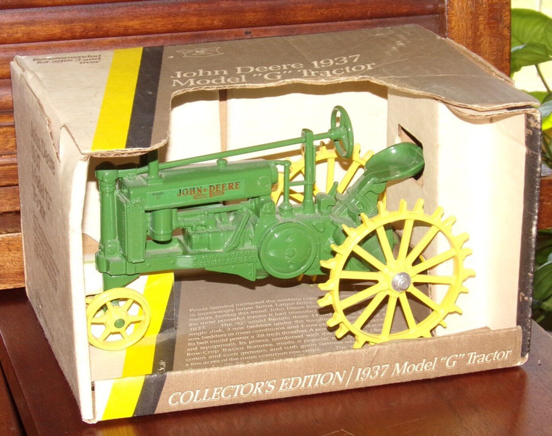 Ertl JOHN DEERE 1937 Model “G” Die-Cast Tractor, 1/16 Scale, Metal Wheels #548
