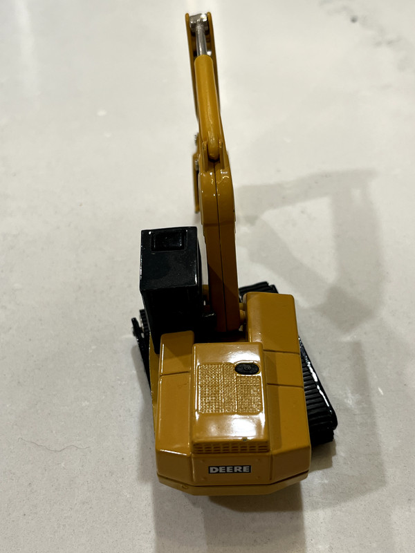 Vintage ERTL® JOHN DEERE® Die-cast Toy Excavator Missing Antenna gallery