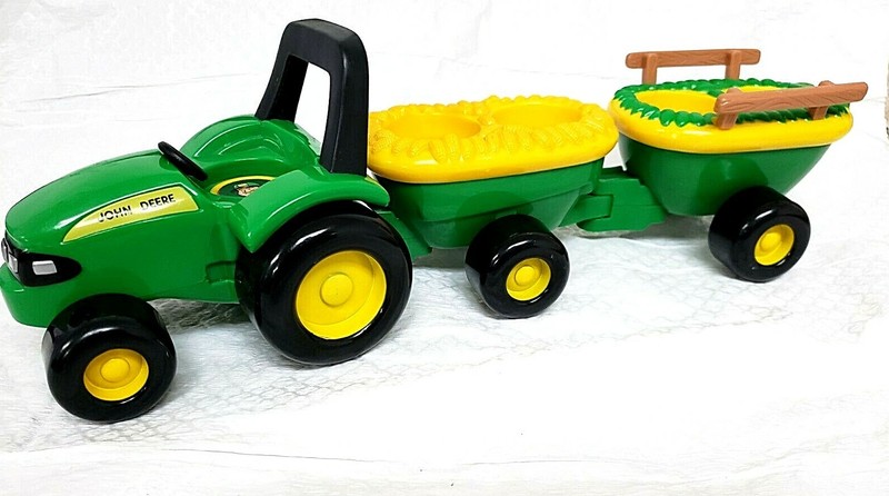 John Deere Ertl Plastic tractor wagons farm musical child’s toy (A-9)
