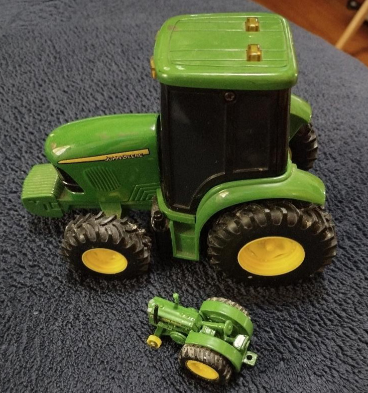 John Deere w/ battery pack Toy Tractor Classic w/diecast mini John Deere VINTAGE