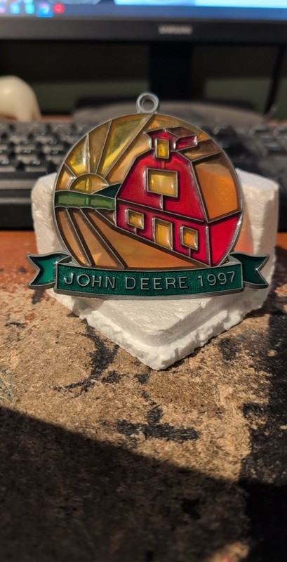 Vtg 1997 JOHN DEERE TRACTOR Stained Glass CHRISTMAS ORNAMENT Red Barn Suncatcher