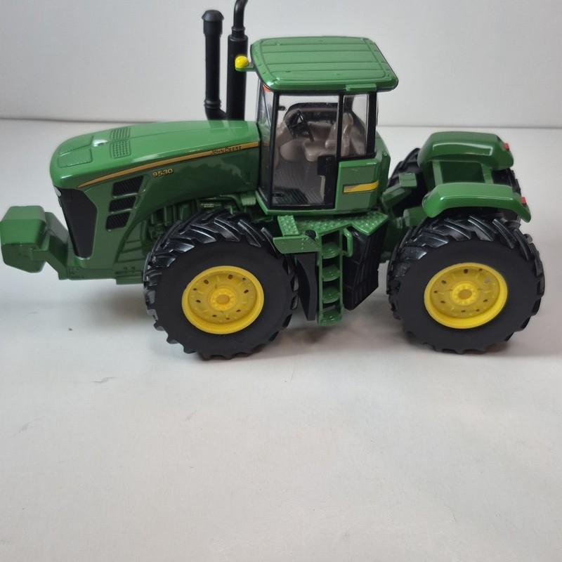 John Deere 9530 Diecast Farm Tractor Agriculture Theme