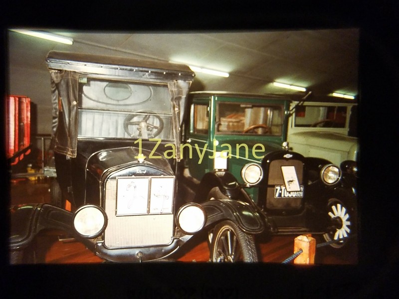 AC3519 35mm Slide of an Allis-Chalmers from MEDIA ARCHIVES 24 FORD 28 CHEVY