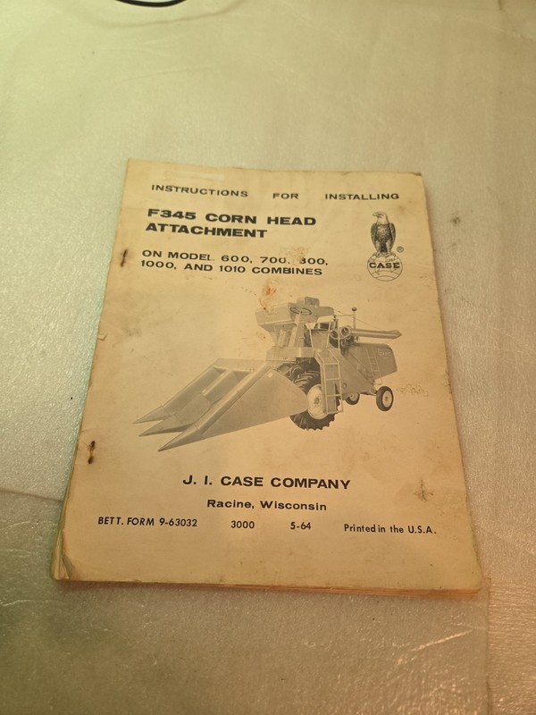 Case 600 800 1000 Combine Corn Head Operator’s Manual