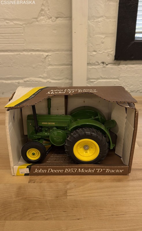 Ertl John Deere 1953 Model D Tractor 1/16 Scale Diecast Replica No 5596 In Box