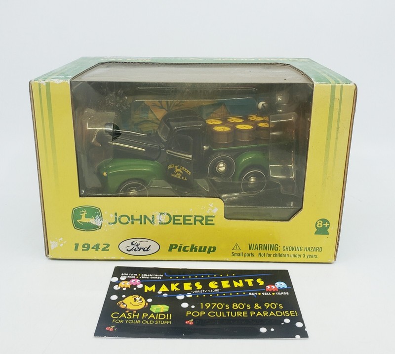 John Deere 1942 Black Pickup Truck with Barrel Load 1:43 Die Cast Metal 2005 NEW