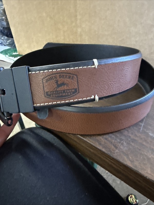 NWT Men’s John Deere Reversible Black And Brown Leather Belt, Size 34 gallery
