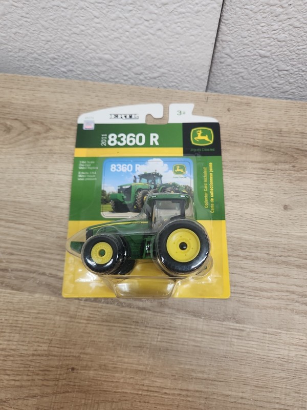 Very Hard to Find John Deere 2011 8360R 1/64 Scale Diecast Tractor Toy Model gallery