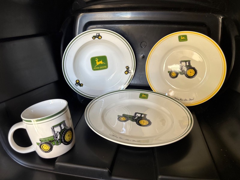 Vintage Gibson John Deere 4 Piece Place Setting With Tractor Design
