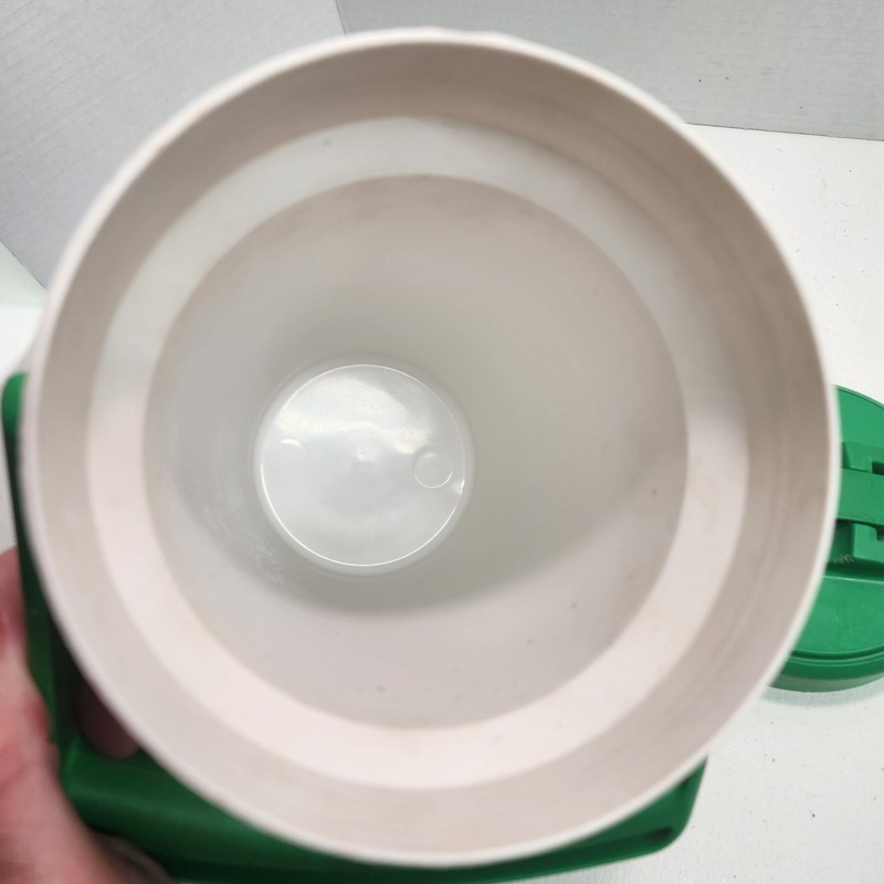 Vtg Igloo Green Insulated 1/2 Gallon PIONEER SEED Water Cooler Jug gallery