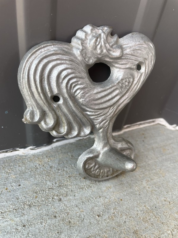 Moorman’s Feed Vintage Cast Aluminum Rooster Chicken Hook Hanger NL