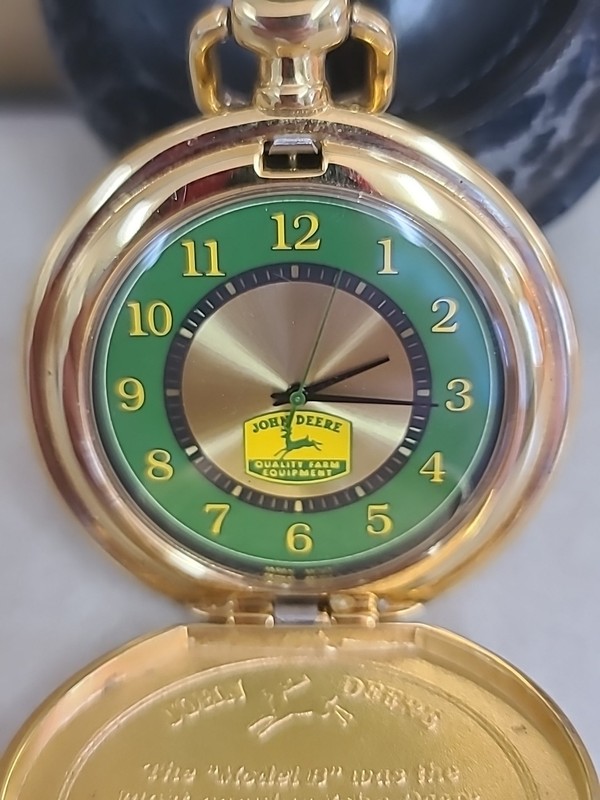 Franklin Mint John Deere Pocket Watch Model B Tested and Working New Battery gallery
