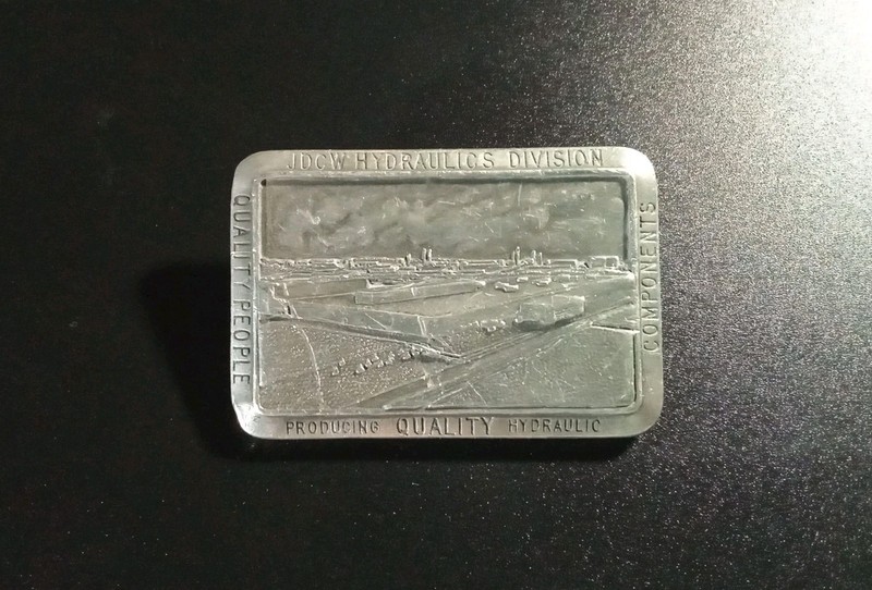 John Deere JDCW Hydraulics Division 1986 Fine Pewter Belt Buckle Spec-Case