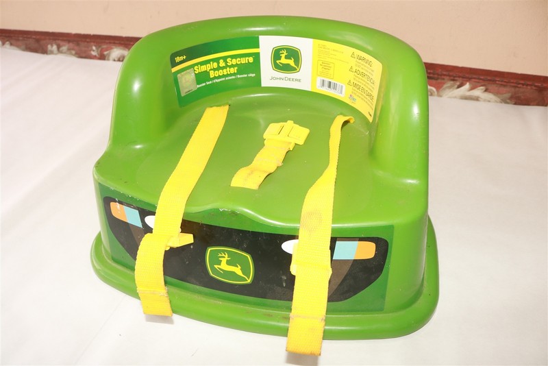 JOHN DEERE – Simple & Secure Booster Seat For Babies Toddlers