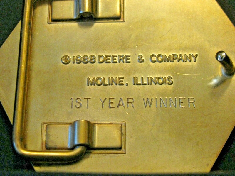 John Deere 1988 Nat Super Service Dealer Award GOLD Belt Buckle 1st YEAR WINNER gallery