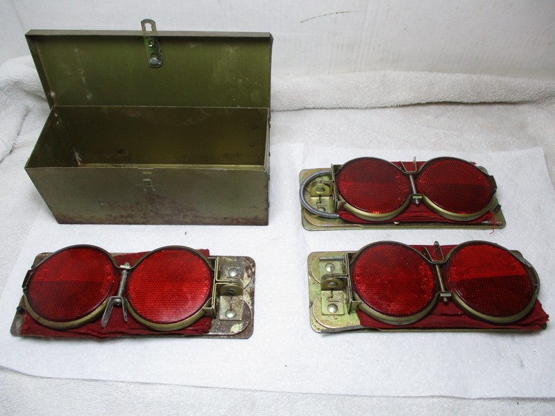 IH International Harvester Reflector Flare Set Vintage