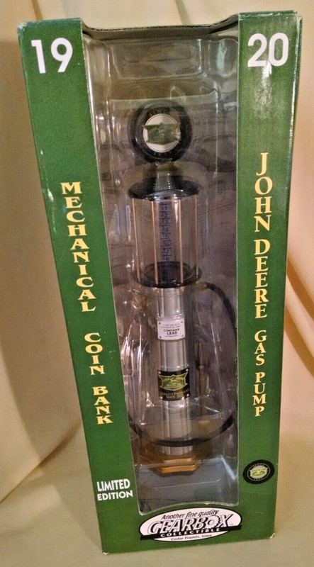 JOHN DEERE GAS PUMP 1920 LTD ED 1999 GEARBOX MECHANICAL COIN BANK 11037 DIE CAST