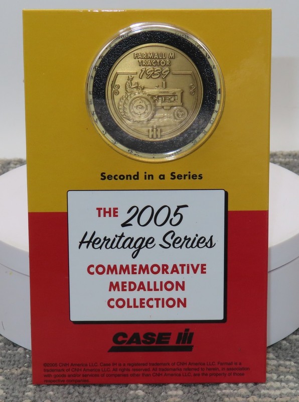 Case IH 1939 Farmall M Tractor 2005 Heritage Series Medallion Collection