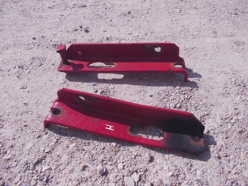 Farmall IH SH H 300 350 Tractor drawbar mounting brace brackets to axle + bolt